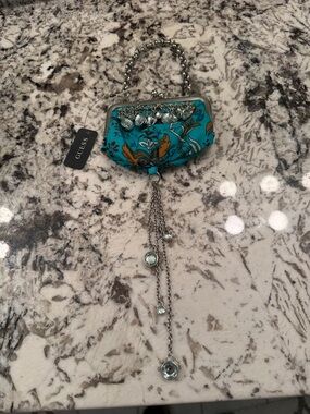 GUESS Turquoise Floral Beaded Wristlet with Silver Chains..NWT